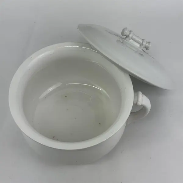 White Porcelain Chamber Pot with Lid