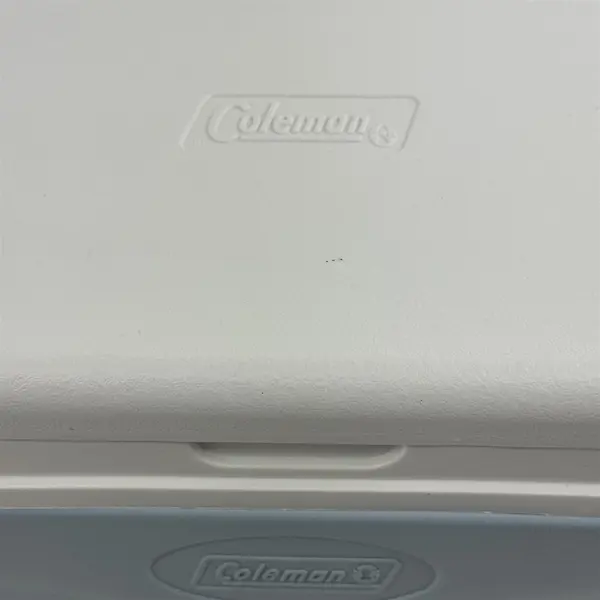  Coleman 5 Qt. Mini  Flip Lid Six Pack Cooler Lunchbox  5205 Light Blue White