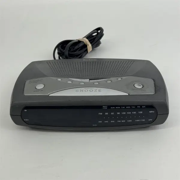 Brookstone CKS2022 AM/FM SmartSet Dual Alarm Clock Radio Works