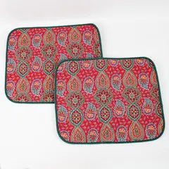 Lot Of 2 Unbranded Matching Red/Green Patterned Fabric Placemats 16.25" x 13.25"
