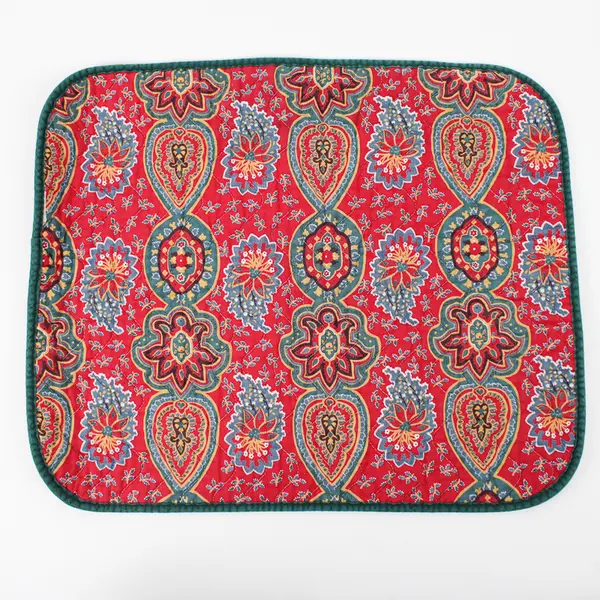 Lot Of 2 Unbranded Matching Red/Green Patterned Fabric Placemats 16.25" x 13.25"