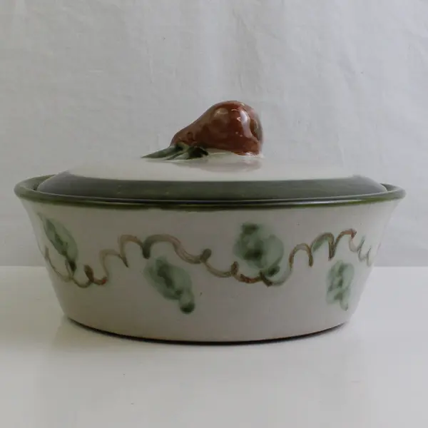 John B. Taylor Ceramics Harvest Pear Pattern Casserole Dish With Matching Lid