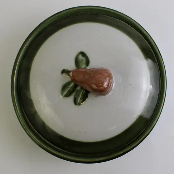 John B. Taylor Ceramics Harvest Pear Pattern Casserole Dish With Matching Lid