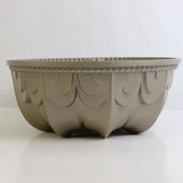 Nordic Ware Graphite Color Fleur De Lis Cast Aluminum Metal Bundt Pan 9.25" Dia