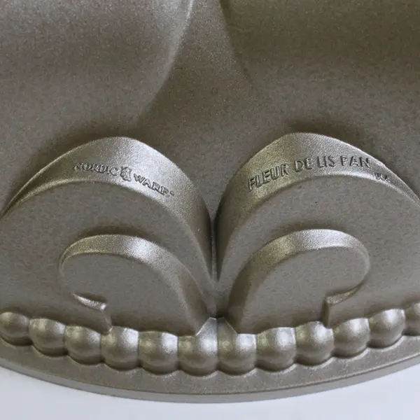 Nordic Ware Graphite Color Fleur De Lis Cast Aluminum Metal Bundt Pan 9.25" Dia