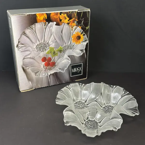Mikasa Sunflower Crystal Frosted Glass Divided Relish Dish 10"