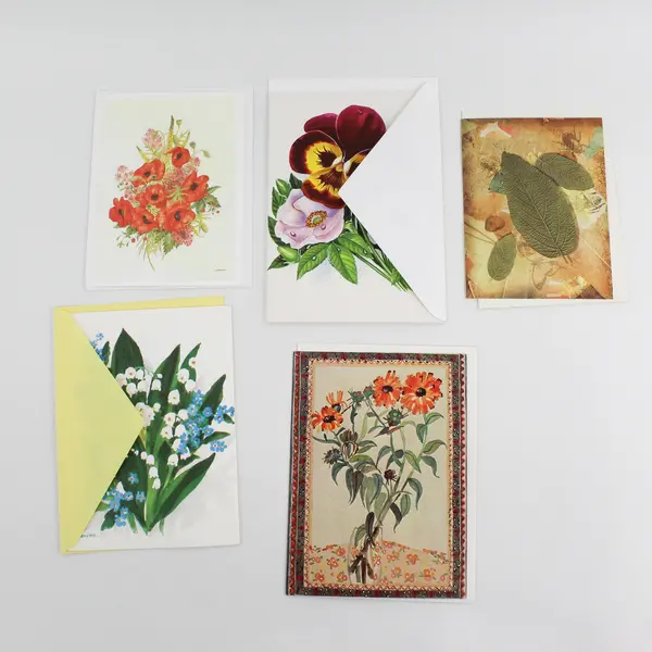 Lot of 37 Floral Design Blank Notecards with Envelopes