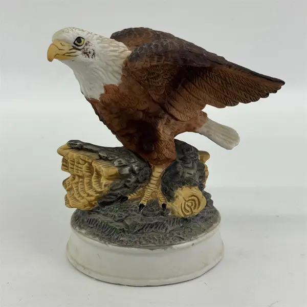 L. E. Royal Heritage Collection Americana Birds In Flight Bald Eagle