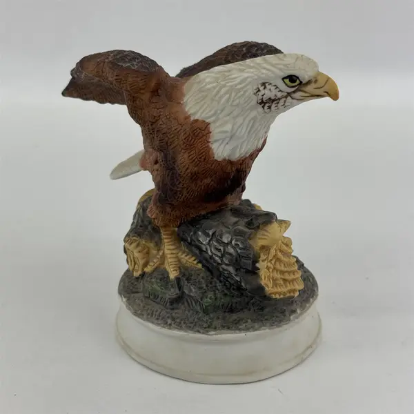 L. E. Royal Heritage Collection Americana Birds In Flight Bald Eagle