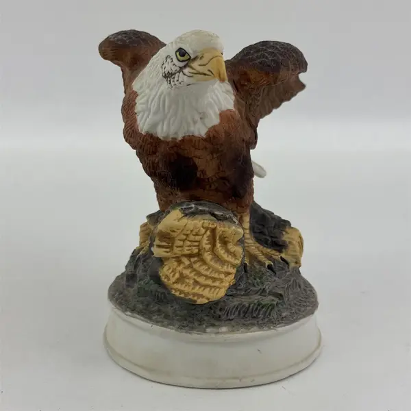 L. E. Royal Heritage Collection Americana Birds In Flight Bald Eagle