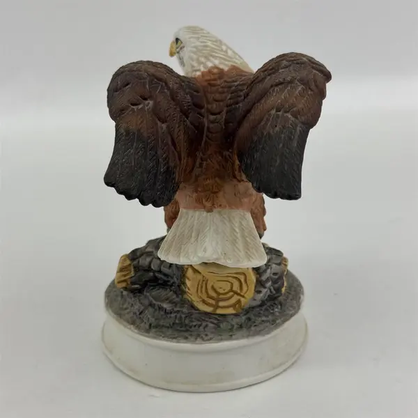 L. E. Royal Heritage Collection Americana Birds In Flight Bald Eagle