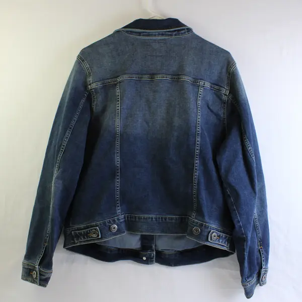 Torrid Women's 2 Plus Medium Wash Button Up Long Sleeve Denim Jacket