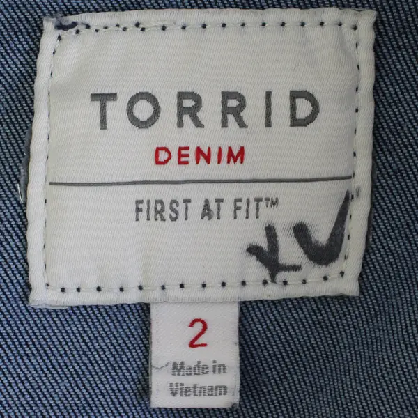Torrid Women's 2 Plus Medium Wash Button Up Long Sleeve Denim Jacket