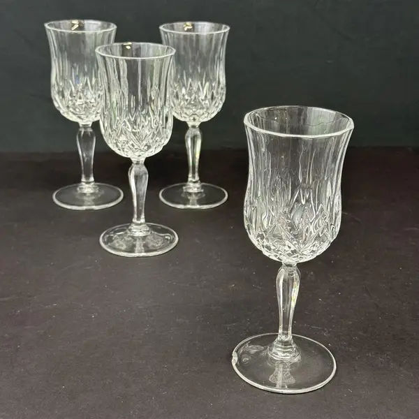 Set of 4 Cristal D'Arques Longchamp 5 3/4 oz  Crystal Wine Glasses 6.5" 