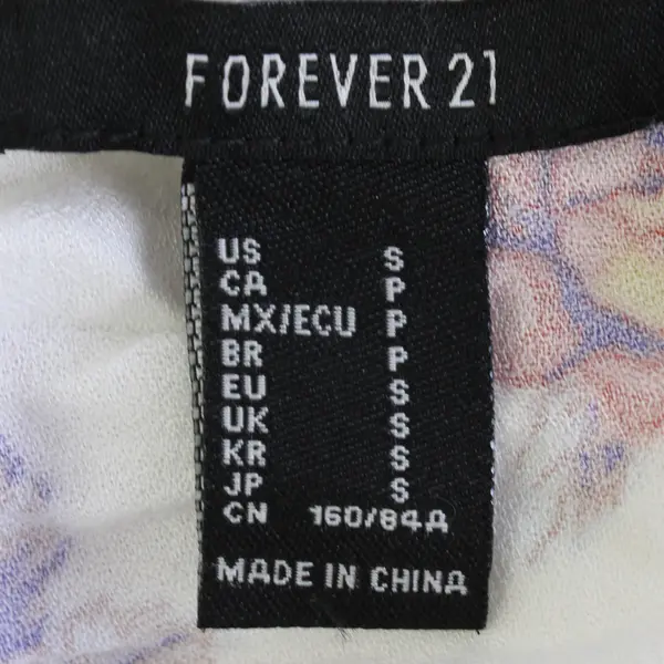 Forever 21 Women’s S White Floral Short Sleeve Smocked Waist Button Up Crop Top