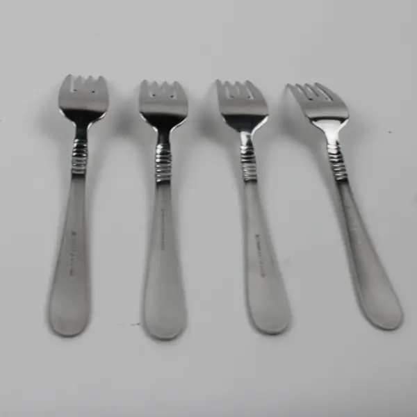 Lot Of 4 Wallace Silver WAS167 (Stainless) Flatware Salad Forks 7.25" Long