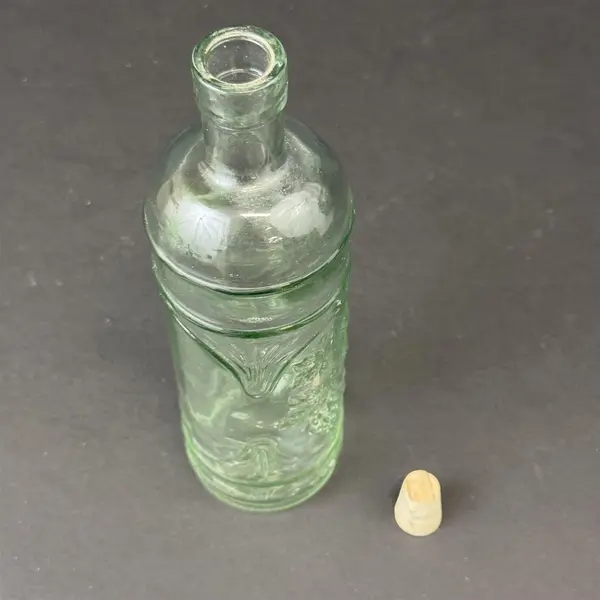 9.5" Green Tint Williams Sonoma Glass Bottle W Cork And Embossed Grapes Spain