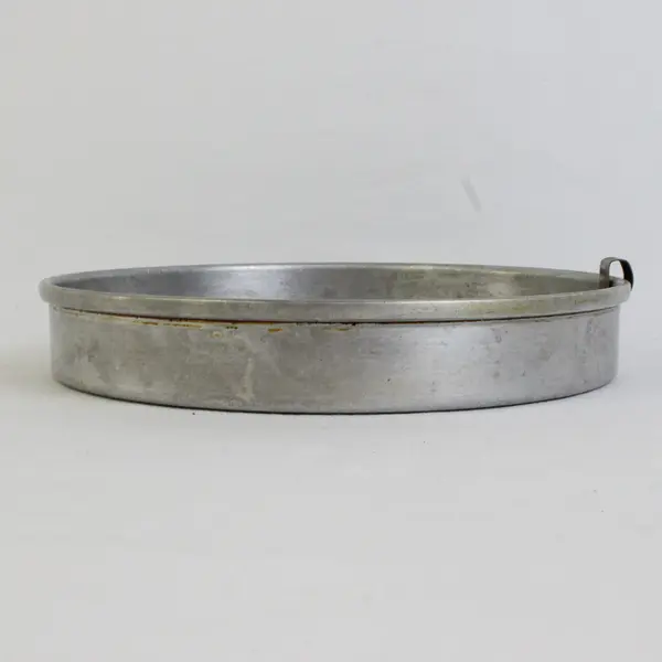 Wearever 2873 Round 8” Cake Pan