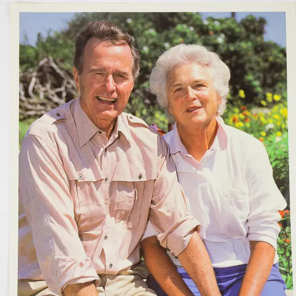 George H.W. Bush Barbara Bush Portrait Photo Autopen Signed