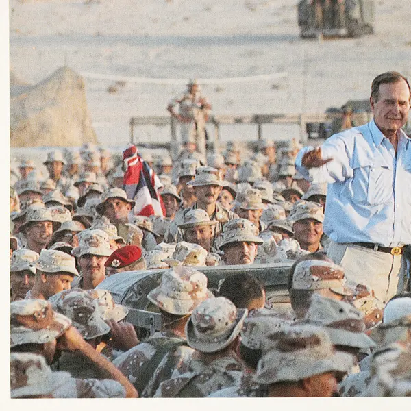 George H.W. Bush Barbara Bush Operation Desert Storm Visit 1990 Photo 8X10