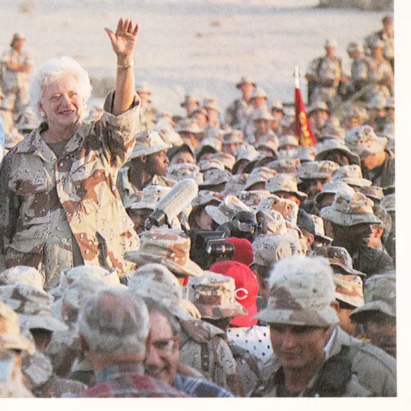 George H.W. Bush Barbara Bush Operation Desert Storm Visit 1990 Photo 8X10