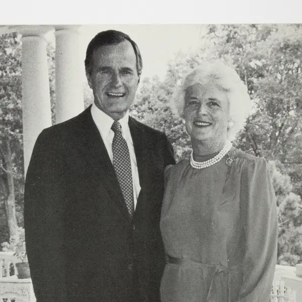 President George H.W. Bush First Lady Barbara Bush 5X7 Portrait BW Photo 