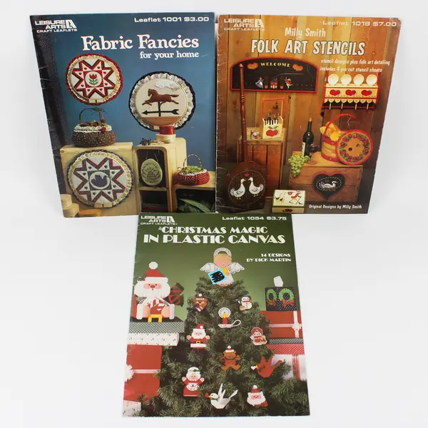 Lot of 3 Leisure Arts Craft Leaflets Various Needlecraft Stencils 1983-1986 Good