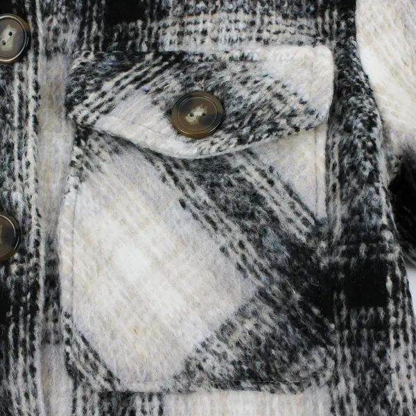 Ambiance Outerwear Women's S Cropped Black and Cream Shacket