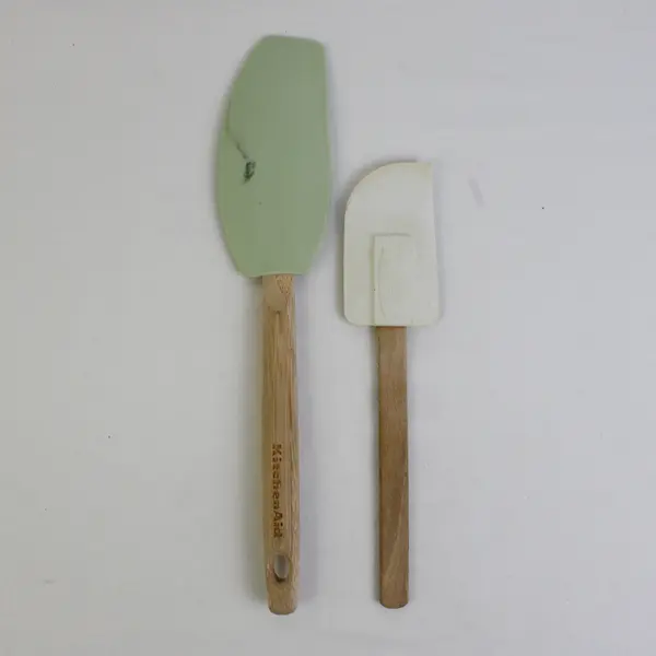 Lot of 2 Kitchen Spatulas Utensils