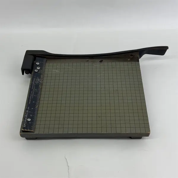 Vintage Milton Bradley MONARCH Paper Cutter Model 5212 With 12" x 12" Grid