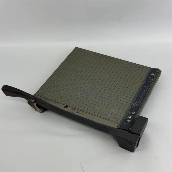 Vintage Milton Bradley MONARCH Paper Cutter Model 5212 With 12" x 12" Grid