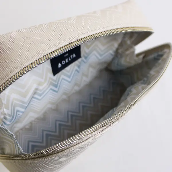 MISSONI for Delta First Class Off-White Amenity Case EMPTY