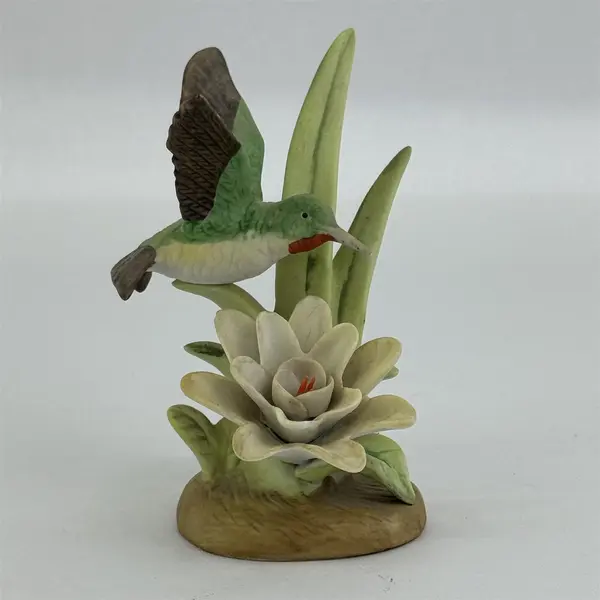 Royal Heritage Birds in Flight Hummingbird's Odyssey Collection Flight to Spring