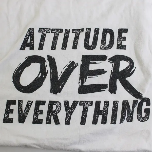 McMinnville High School Bears White T-Shirt Men's Medium