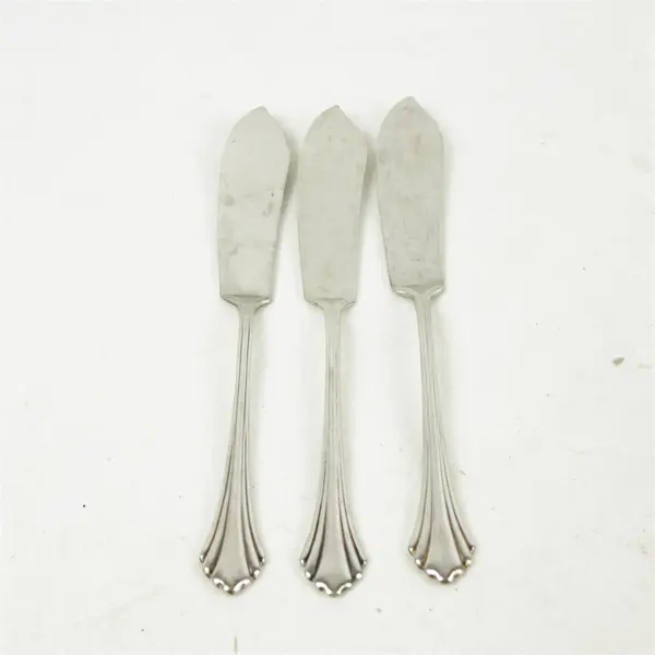 Set of 3 Oneida Rembrandt Stainless Flat Handle Master Butter Knife