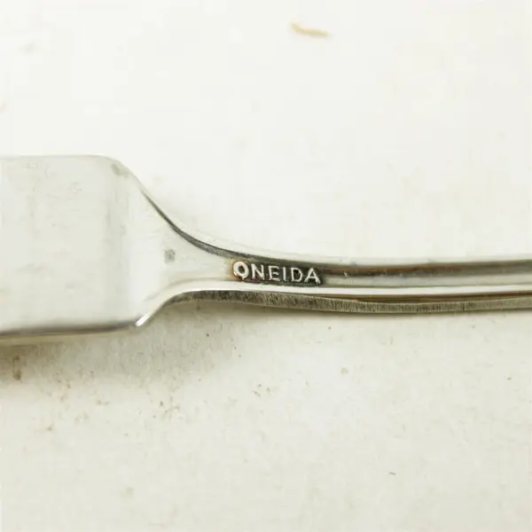 Set of 3 Oneida Rembrandt Stainless Flat Handle Master Butter Knife