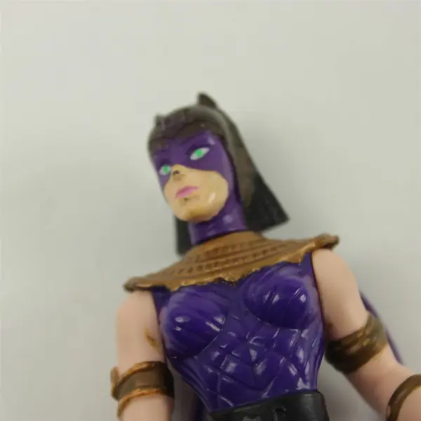 Kenner 1996 Legends of Batman Egyptian Catwoman Feline Foe 5in Action Figure