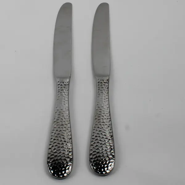 Lot Of 2 Wallace Silver Continental Hammered 18/0 SS Solid Dinner Knives 9.5"