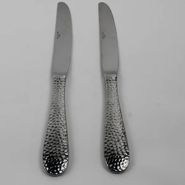 Lot Of 2 Wallace Silver Continental Hammered 18/0 SS Solid Dinner Knives 9.5"