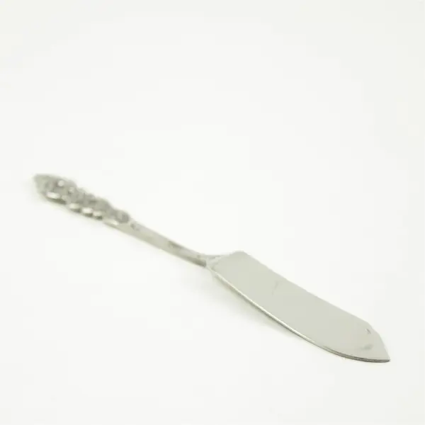 Set of 4 Oneida Barcelona Stainless Flat Handle Master Butter Knives