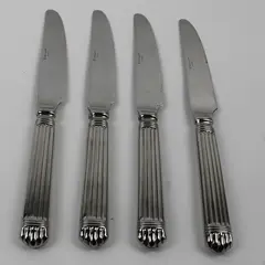 Lot of 4 Wallace Silver Chardonnay Pattern 18/10 SS Dinner Knives 9.5" Good