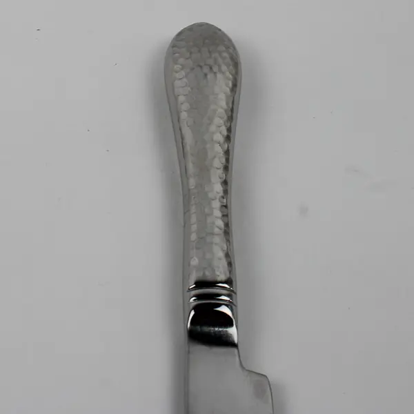 2 Wallace Silver Colonial Hammered Pattern 18/10 SS Dinner Knives 9.75" Rare