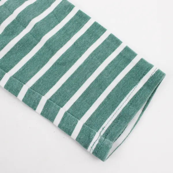 Croft & Barrow Women's Small Petite Green & White The Classic Tee Long Sleeve