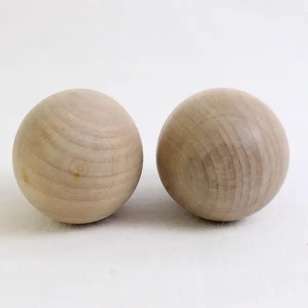 Lot Of 4 Unbranded Decorative Eggs (2 Ceramic Painted Beige, 2  Solid Wooden)