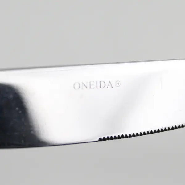 Set of 6 Oneida Bordeaux Stainless Modern Solid Knives