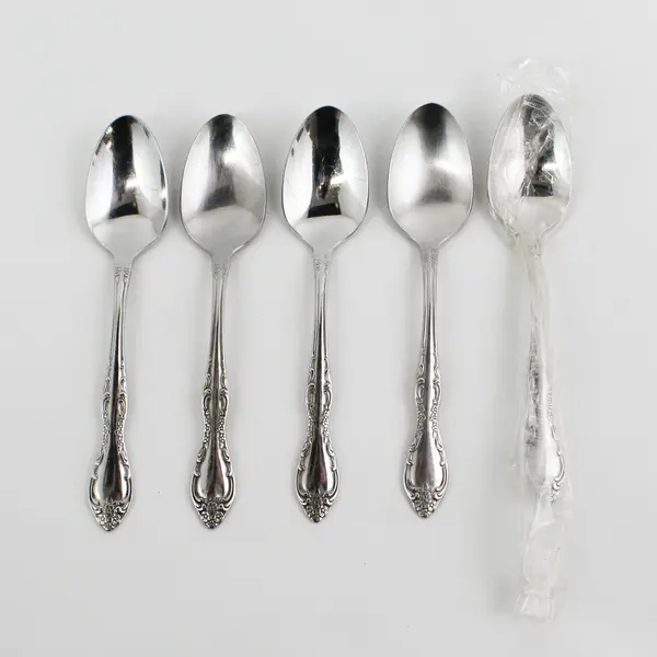 Set of 5 Oneida Bourbon Stainless Place/Oval Soup Spoons