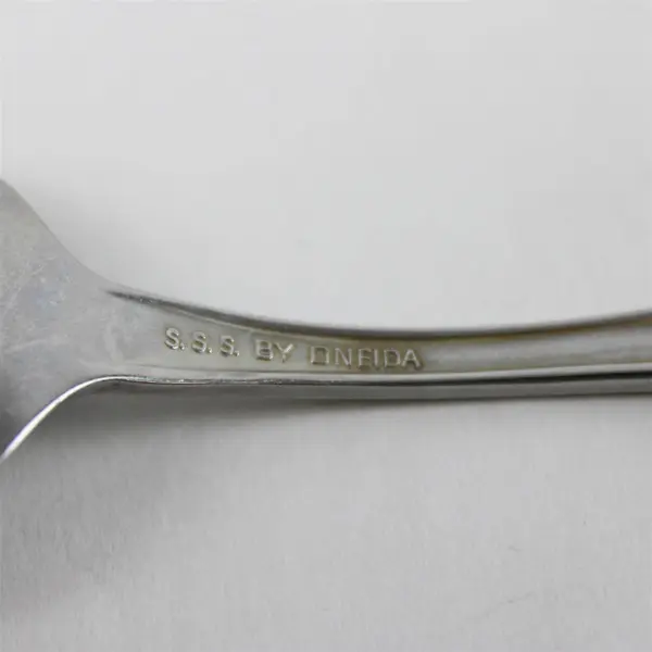 Set of 5 Oneida Bourbon Stainless Teaspoons