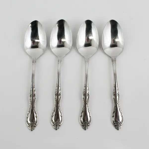 Set of 4 Oneida Bourbon Stainless Teaspoons