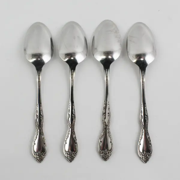 Set of 4 Oneida Bourbon Stainless Teaspoons