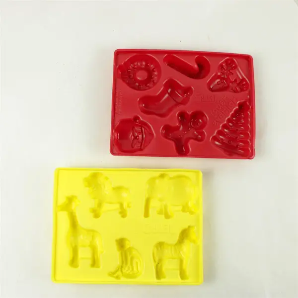 Lot of 2 Jell-O Molds Holiday & Animal Vintage Kitchen Jell-O Molds
